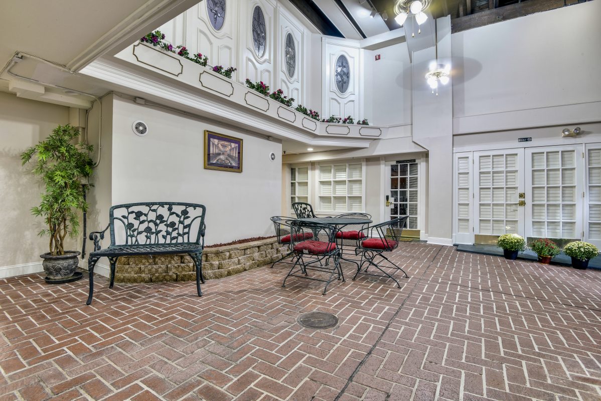 New Orleans Hotel Plaza Suite Resort img-1